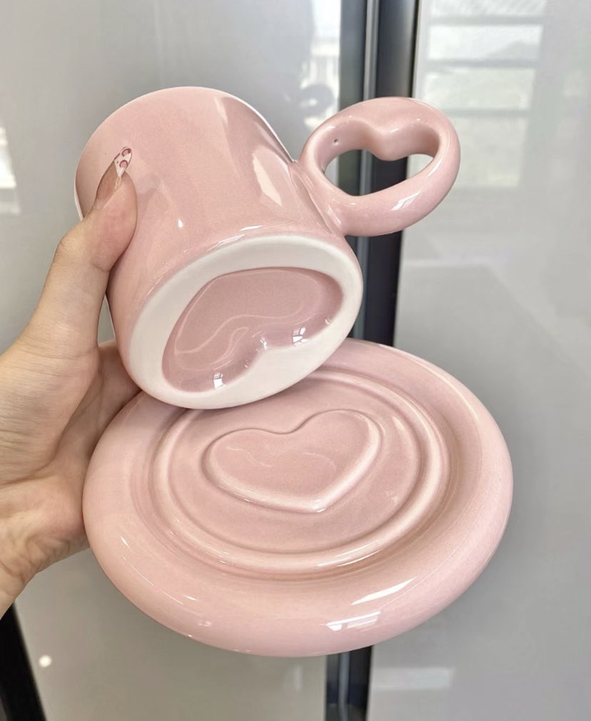 heart_jpg's tweet image. heart-shaped mug and plate set