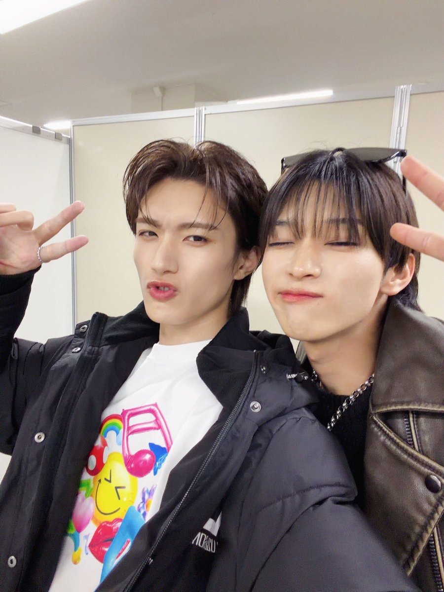 バ・ク・レ・ツにビジュ良すぎて滅滅滅滅滅滅滅滅滅滅滅滅滅滅滅でした

 #新曲聞けて最高でした
 #アオノオト演奏verも最高すぎた
 #ほんとにお疲れ様！
#山中柔太朗 #曽野舜太
<a href="/jyu_ta_ro/">山中柔太朗&STAFF OFFICIAL</a>