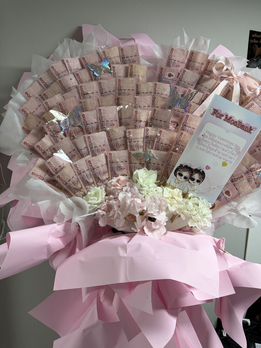 Bank_mondop's tweet photo. ขอบคุณสำหรับของขวัญวันตรุษจีนนะครับ
ช่วงนี้พวกเราอาจจะได้เจอกันบ่อยๆเหมือนเมื่อก่อน ก็แอบใจหายนิดนึงนะ แต่พูดตรงๆคือคิดถึงทุกคนมากเลยครับ พอมาเห็นของขวัญก็รู้สึกขอบคุณมากๆ มันทำให้นึกถึงวันเก่าๆเลยอ่ะ ทำให้ยิ้มได้เลยครับ ขอบคุณมากๆที่ยังคิดถึงผมเสมอเลย ขอบคุณมากๆจากใจเลยครับ❤️

#isbanky