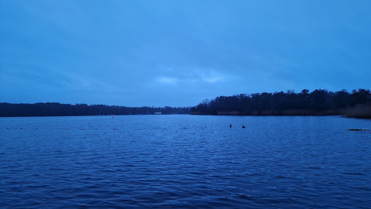 Adam_Tri_hard's tweet image. Refreshing early swim in the lake, water was a balmy 7 degrees and No rain and wind howling - Result!!!! #Wildswimming, #waterfun #coldwater #immersionthrapy