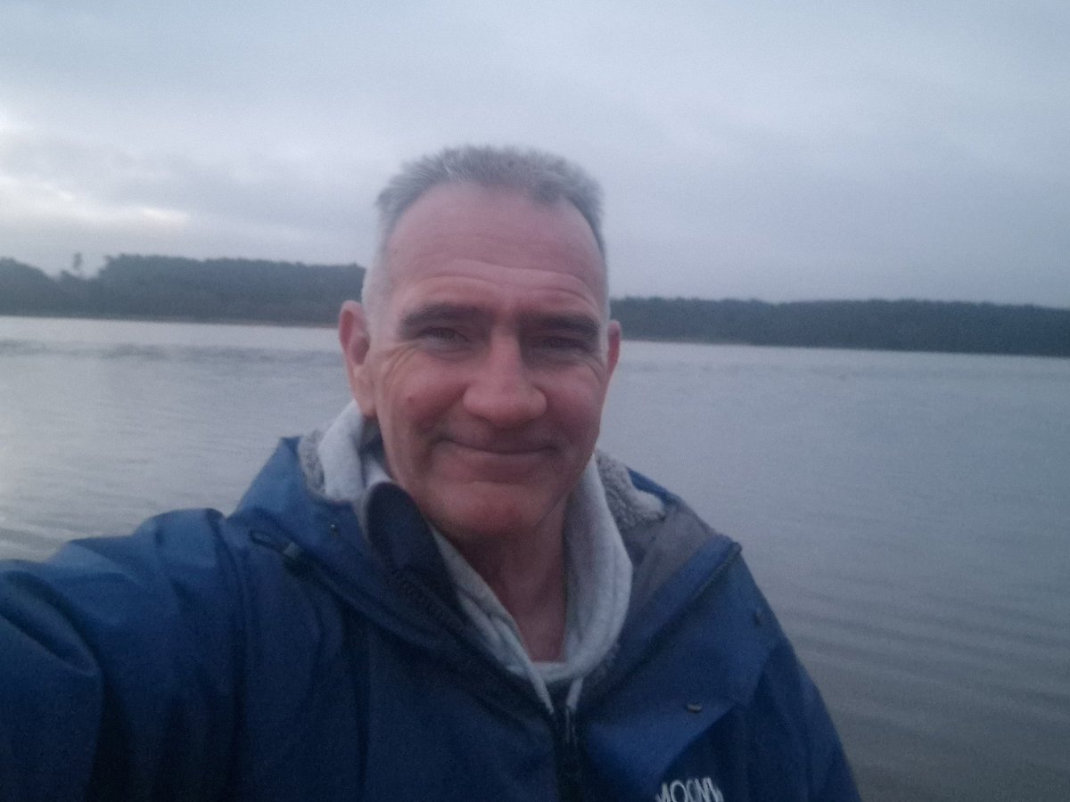 Adam_Tri_hard's tweet image. Refreshing early swim in the lake, water was a balmy 7 degrees and No rain and wind howling - Result!!!! #Wildswimming, #waterfun #coldwater #immersionthrapy