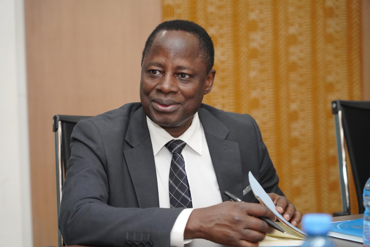 ECA_OFFICIAL's tweet photo. 2/2 ...Les échanges ont porté sur le Forum PAN-GIIG (en cours) et les priorités géospatiales de la CEA au Mali et en Afrique. #UN-IGIF #MaliDigital. https://t.co/4NRZou75ab