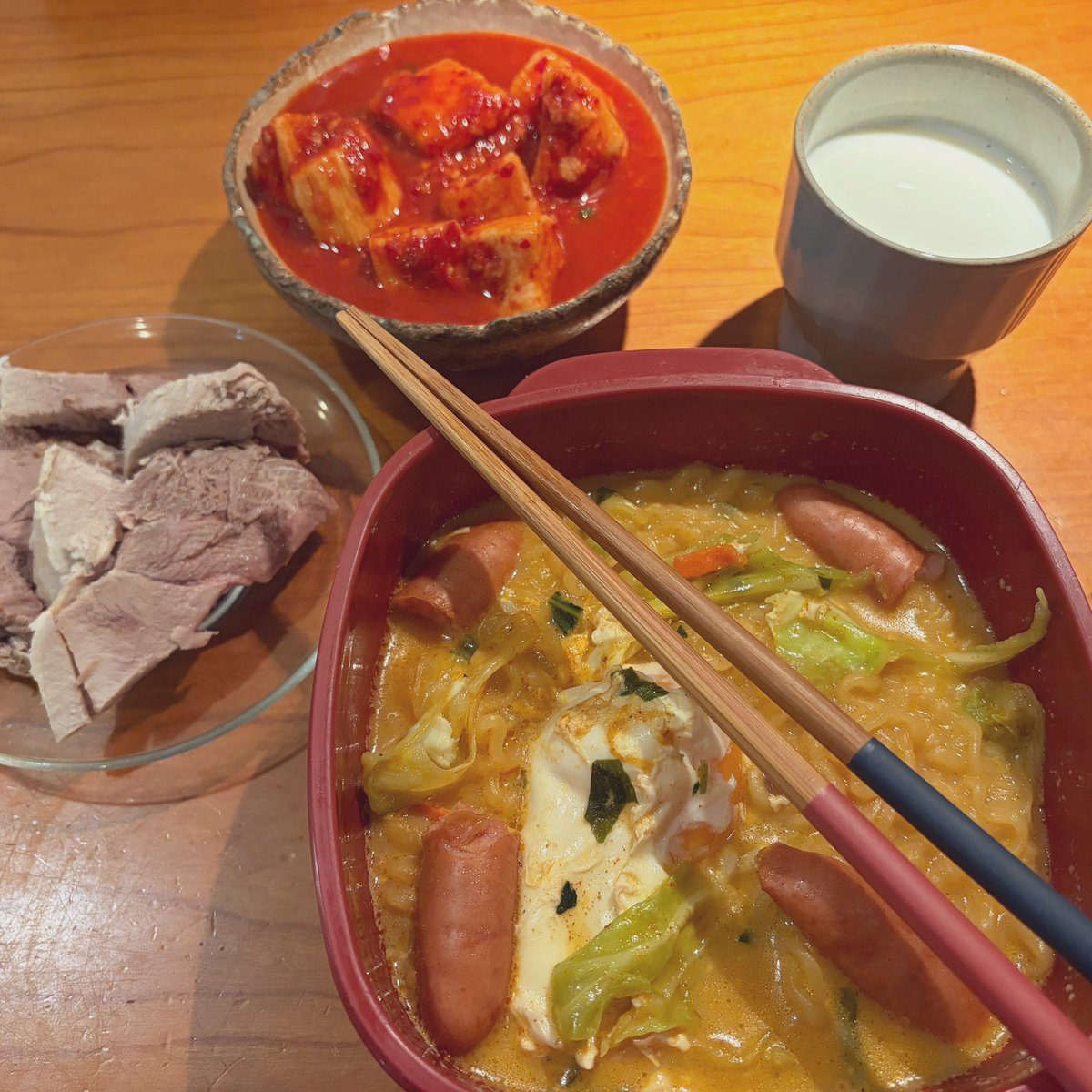 _iener_07's tweet photo. 🍜🙏🏻 https://t.co/BfZI0NnAmY