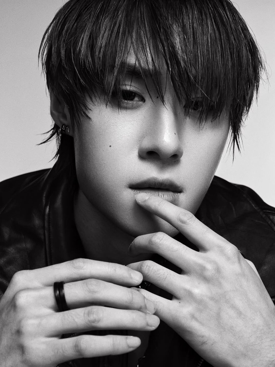 MochiJJu's tweet image. เซตวันนั้นที่ไปถ่ายกันสองคนดึกๆ รอดูของอัยหัวเทาเลย มีโอกาสจะเห็นรูปคู่ไหม อย่าเก็บไว้ดูสองคนเลยลูก ถ่ายแบดวาเบนไทน์กันสองคนด้วยซ้ำ สตูเดียวกันกับวลอถ่ายเซตคู่ด้วย อืมๆ กลิ่นคู่อฟชหึ่งมาก