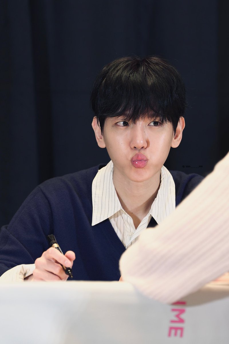 bbbb_____hhhh's tweet photo. 20260131 Taiwan 대만팬사인회

보고싶다 ( •̛̣̣꒶̯•̛̣̣ ) 

#변백현 #백현 #BAEKHYUN https://t.co/Z1lwH7nYlO