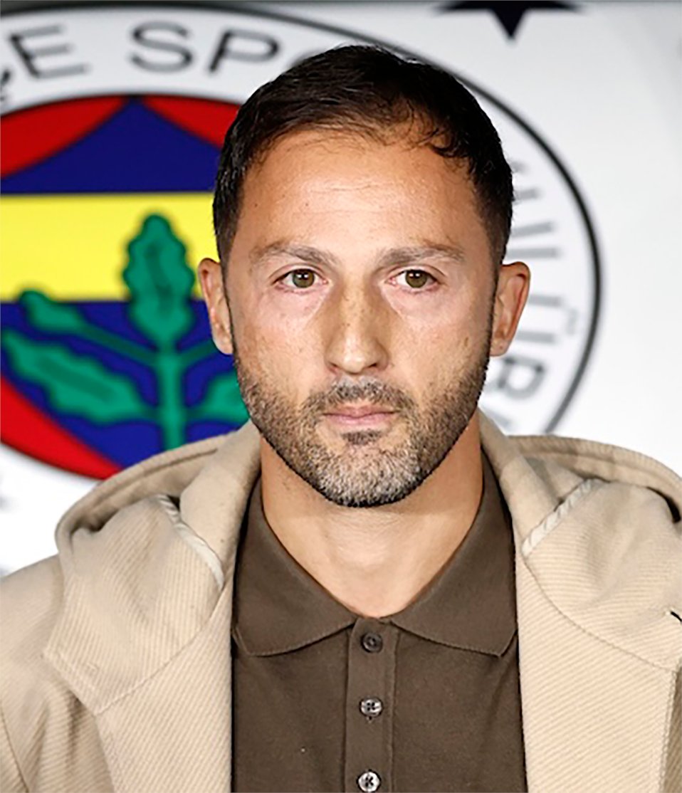 ntahabercom's tweet photo. Fenerbahçe'nin gelmiş geçmiş tüm teknik direktörleri:

103. 🇹🇷 Hüseyin Dalaklı 1907
102. 🇹🇷 Galip Kulaksızoğlu 1910
101. 🇹🇷 Hüsnü Kayacan 1915
100. 🇹🇷 Mustafa Elkatipzade 1921
99. 🇹🇷 Sami Coşar 1924
98. 🇹🇷 Hikmet Mocuk 1926
97. 🇹🇷 Necmettin Çakar 1929
96. 🇭🇺 József Schweng 1932
95. 🏴󠁧󠁢󠁥󠁮󠁧󠁿 Jimmy Elliott 1935
94. 🇭🇺 József Schweng 1938
93. 🇭🇺 Sándor Nemes 1939
92. 🏴󠁧󠁢󠁥󠁮󠁧󠁿 Alexander Prior 1940
91. 🇬🇷 Miço Dimitriyadis 1944
90. 🇹🇷 Fikret Arıcan 1945
89. 🇭🇺 Ignáce Molnár 1947
88. 🇹🇷 Cihat Arman 1948
87. 🏴󠁧󠁢󠁥󠁮󠁧󠁿 Peter Molloy 1949
86. 🏴󠁧󠁢󠁥󠁮󠁧󠁿 Jimmy McCormick 1951
85. 🇭🇺 László Székely 1951
84. 🇭🇷 Žarko Mihajlović 1953
83. 🇭🇺 Imre Markos 1955
82. 🇹🇷 Fikret Arıcan 1956
81. 🇭🇺 László Székely 1956
80. 🇭🇺 Ignáce Molnár 1957
79. 🇭🇺 László Székely 1960
78. 🇹🇷 Necdet Erdem 1962
77. 🇭🇷 Mirko Kokotović 1962
76. 🏴󠁧󠁢󠁥󠁮󠁧󠁿 Oscar Hold 1964
75. 🇹🇷 Selahattin Torkal 1965
74. 🇹🇷 Necdet Erdem 1965
73. 🇭🇷 Abdulah Gegić 1966
72. 🇭🇺 Ignáce Molnár 1967
71. 🇹🇷 Fikret Kırcan 1969
70. 🇹🇷 Basri Dirimlili 1969
69. 🇷🇴 Traian Ionescu 1969
68. 🇷🇴 Constantin Teașcă 1970
67. 🇹🇷 Sabri Kiraz 1971
66. 🇧🇷 Waldyr Pereira Didi 1972
65. 🇹🇷 Necdet Niş 1975
64. 🇭🇷 Abdulah Gegić 1976
63. 🇷🇴 Gheorghe Constantin 1976
62. 🇷🇴 Ilie Datcu 1976
61. 🇹🇷 Nedim Günar 1976
60. 🇭🇷 Tomislav Kaloperović 1976
59. 🇹🇷 Necdet Niş 1978
58. 🇹🇷 Şükrü Ersoy 1979
57. 🇹🇷 Ziya Şengül 1979
56. 🇩🇪 Friedel Rausch 1980
55. 🇹🇷 Enver Katip 1982
54. 🇭🇷 Branko Stanković 1982
53. 🇭🇷 Todor Veselinović 1984
52. 🇭🇺 Kálmán Mészöly 1985
51. 🇭🇷 Branko Stanković 1986
50. 🇹🇷 Teoman Çakır 1987
49. 🇹🇷 Yılmaz Yücetürk 1987
48. 🇹🇷 Birol Pekel 1987
47. 🇭🇺 Pál Csernai 1987
46. 🇭🇷 Todor Veselinović 1988
45. 🇹🇷 Ömer Kaner 1990
44. 🇳🇱 Guus Hiddink 1990
43. 🇹🇷 Erol Togay 1991
42. 🇸🇰 Jozef Vengloš 1991
41. 🇹🇷 Tınaz Tırpan 1991
40. 🇩🇪 Holger Osieck 1993
39. 🇭🇷 Tomislav Ivić 1994
38. 🇧🇷 Carlos Alberto Parreira 1995
37. 🇧🇷 Sebastião Lazaroni 1996
36. 🇭🇷 Todor Veselinović 1997
35. 🇭🇷 Otto Barić 1997
34. 🇹🇷 Cemşir Muratoğlu 1998
33. 🇩🇪 Joachim Löw 1998
32. 🇹🇷 Rıdvan Dilmen 1999
31. 🇨🇿 Zdeněk Zeman 1999
30. 🇹🇷 Turhan Sofuoğlu 2000
29. 🇹🇷 Mustafa Denizli 2000
28. 🇩🇪 Werner Lorant 2002
27. 🇹🇷 Oğuz Çetin 2002
26. 🇹🇷 Tamer Güney 2003
25. 🇩🇪 Christoph Daum 2003
24. 🇧🇷 Arthur Antunes Coimbra (Zico) 2006
23. 🇪🇸 Luis Aragonés 2008
22. 🇩🇪 Christoph Daum 2009
21. 🇹🇷 Aykut Kocaman 2010
20. 🇹🇷 Ersun Yanal 2013
19. 🇹🇷 İsmail Kartal 2014
18. 🇵🇹 Vítor Pereira 2015
17. 🇳🇱 Dick Advocaat 2016
16. 🇹🇷 Aykut Kocaman 2017
15. 🇳🇱 Phillip Cocu 2018
14. 🇳🇱 Erwin Koeman 2018
13. 🇹🇷 Ersun Yanal 2018
12. 🇹🇷 Zeki Murat Göle 2020
11. 🇹🇷 Tahir Karapınar 2020
10. 🇹🇷 Erol Bulut 2020
9. 🇹🇷 Emre Belözoğlu 2021
8. 🇹🇷 Vítor Pereira 2021
7. 🇹🇷 Zeki Murat Göle 2021
6. 🇹🇷 İsmail Kartal 2022
5. 🇵🇹 Jorge Jesus 2022
4. 🇹🇷 İsmail Kartal 2023
3. 🇵🇹 José Mourinho 2024
2. 🇹🇷 Zeki Murat Göle 2025
1. 🇮🇹 Domenico Tedesco 2025

Kaynak: NTA Haber