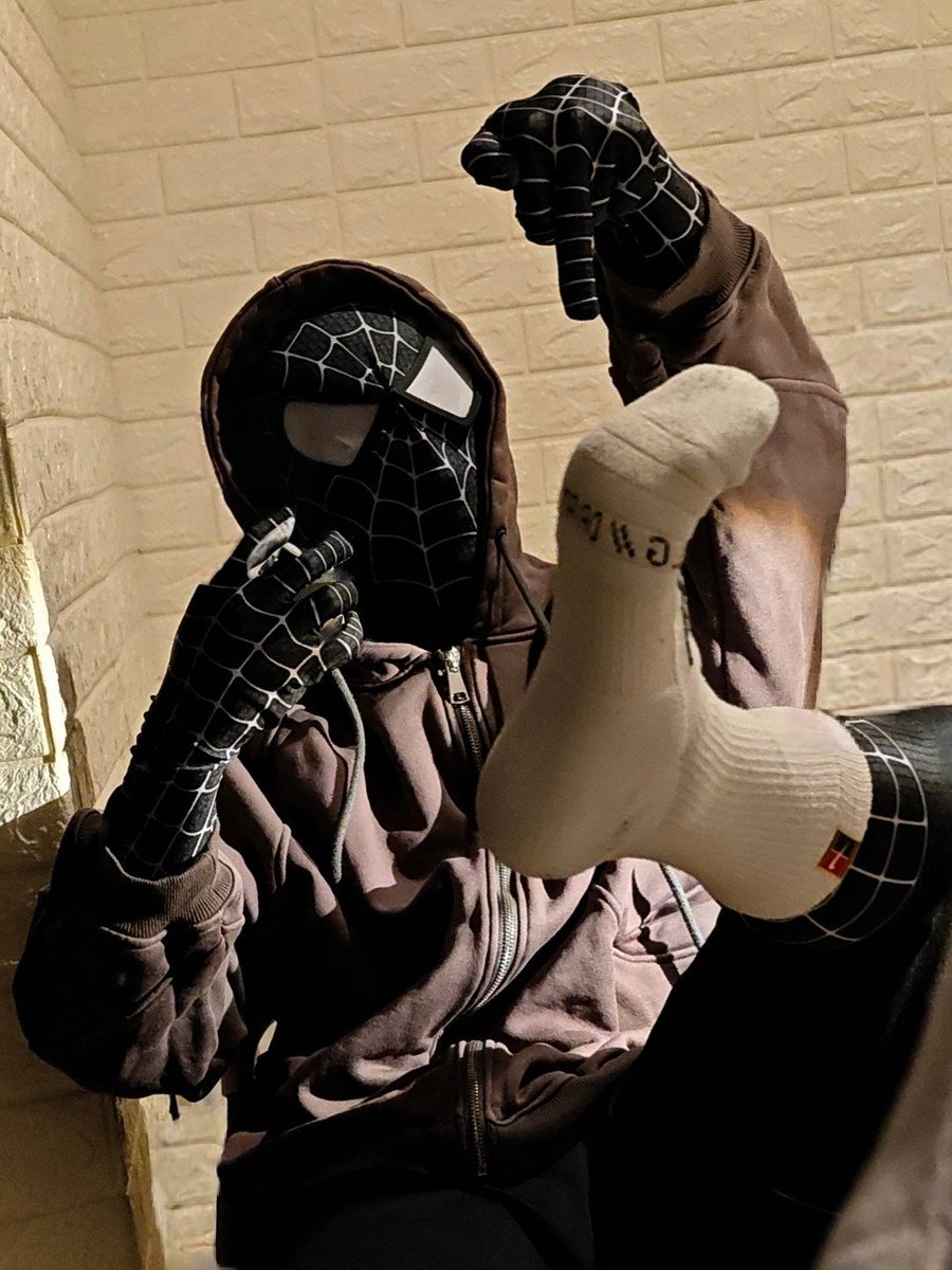 Robust_Z tweet media