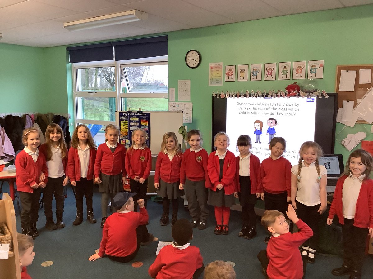 RECEPTIONOPS's tweet photo. We are learning about height, we ordered our friends from the tallest to the shortest #maths #eyfs https://t.co/6Og2ryAIEe