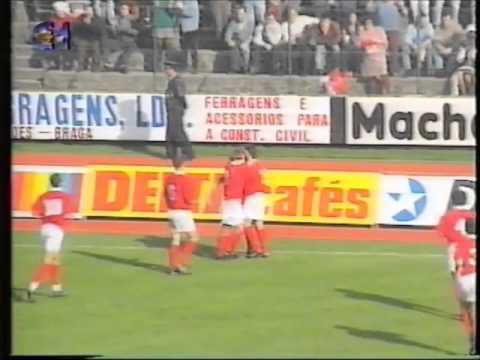 🗓️ 6 de fevereiro de 1995
Benfica 3–1 União da Madeira

Luz interditada, jogo em BRAGA mas o apoio foi encarnado. Depois do susto inicial, Paneira abriu caminho e Isaías bisou na segunda parte.
Vitória segura no norte, festa até ao fim.