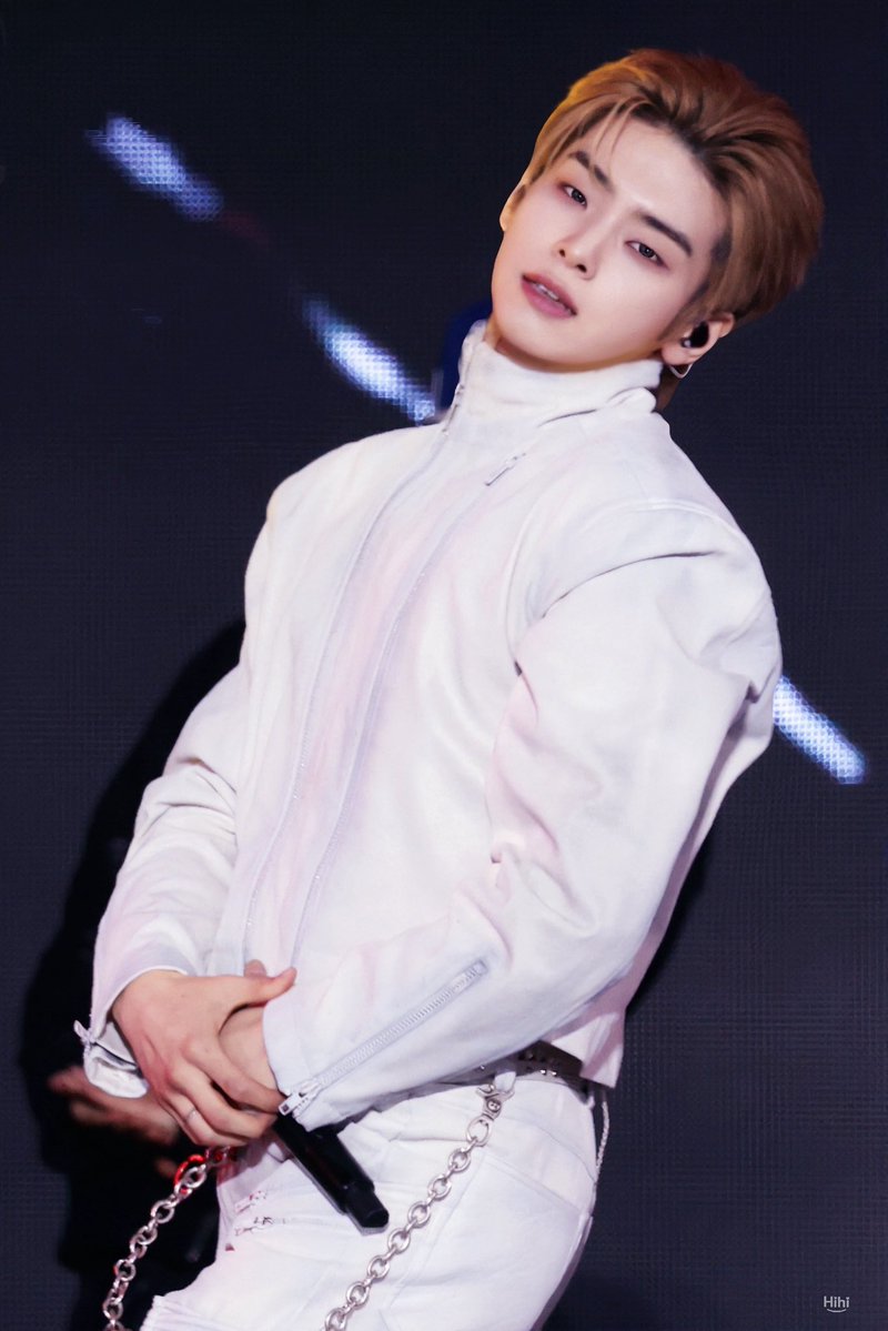 260211 디어워즈 D-AWARDS 

skrrrr…

#김도균 #도균 #에투메 
#KIMDOGYUN #DOGYUN
#82MAJOR #82메이저 #에이티투메이저