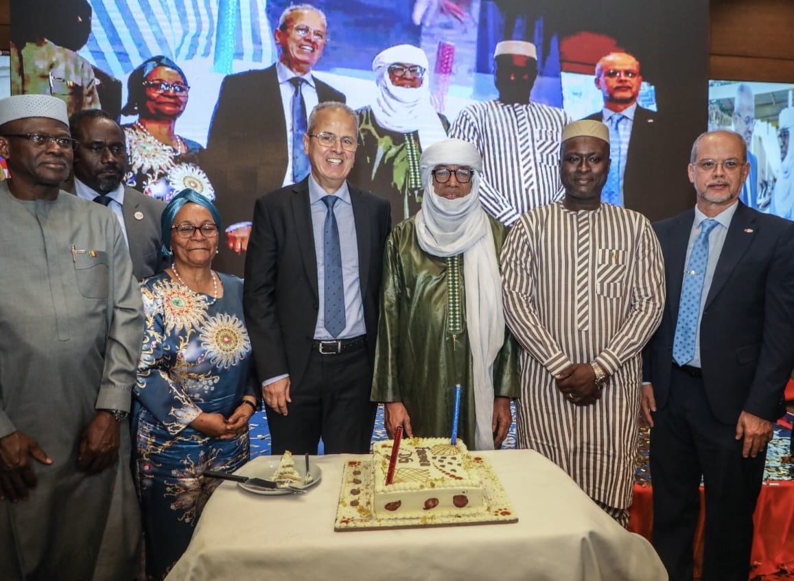 SEM <a href="/DrissIsbayene/">Driss Isbayene</a> a assisté, ce 11 février, à la cérémonie de reconnaissance organisée en l’honneur de M. Abdelaziz Biddine, Directeur Général sortant de Moov Africa Malitel, filiale de Maroc Telecom, ainsi qu’à l’accueil de son successeur, M. Abdellah Tabhiret