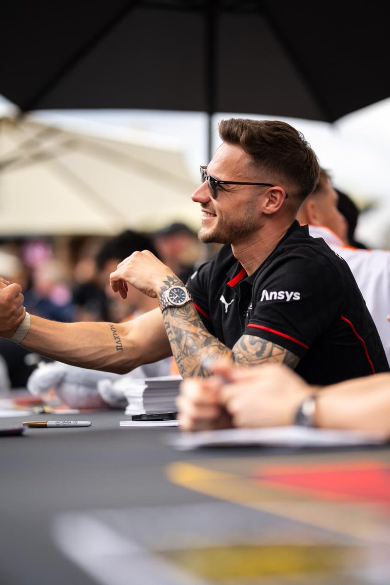 absolute_racing's tweet image. #B12Hr - Meeting the fans! 🇦🇺

#AbsoluteRacing #IGTC