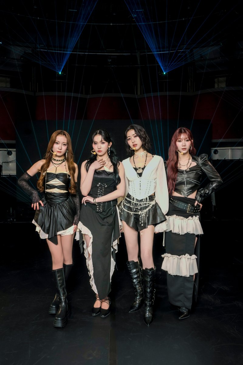 20260212
➫ IS:SUE Special YouTube Live Show

再びこの場所で、IS:SUE4人で
パフォーマンスさせていただきました！

➫ Archive (期間限定)
youtube.com/live/M3_fy3aa1…

そして、1ST ALBUM "QUARTET" 
2026年5月20日(水) 発売決定！
2月25日(水)18:00詳細発表&amp;予約スタート