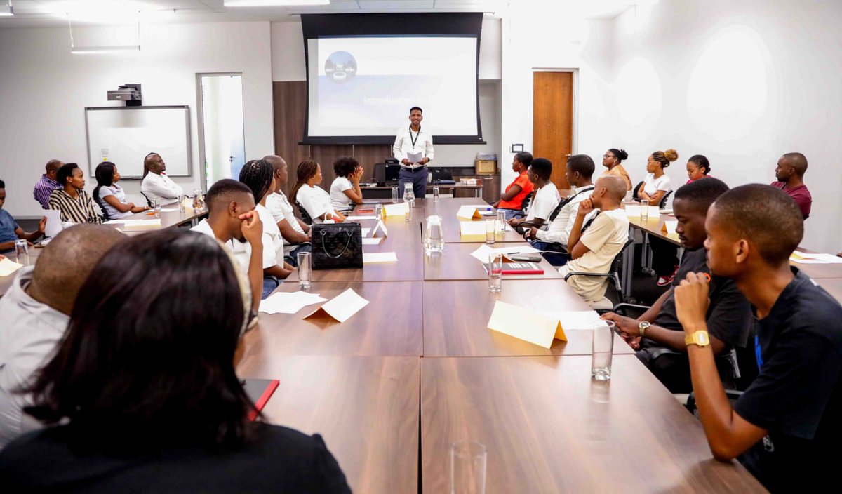 StatsSA's tweet photo. 🎉 Stats SA welcomes its newest interns! This week marks the start of their induction journey. Wishing them success as they learn, grow, and help make numbers matter.

#StatsSA #KnowYourStatsZA #GovZAUpdates #InternshipProgramme #InductionWeek #FutureStatisticians #NewBeginnings https://t.co/GzKVzoYWqb
