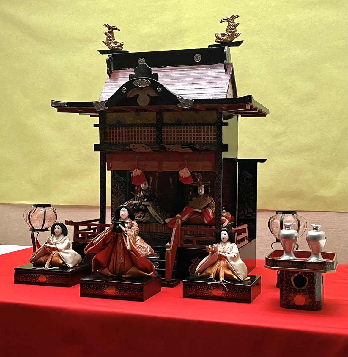 行田市郷土博物館では3月31日(火)まで、ひな人形の「御殿飾り」を展示