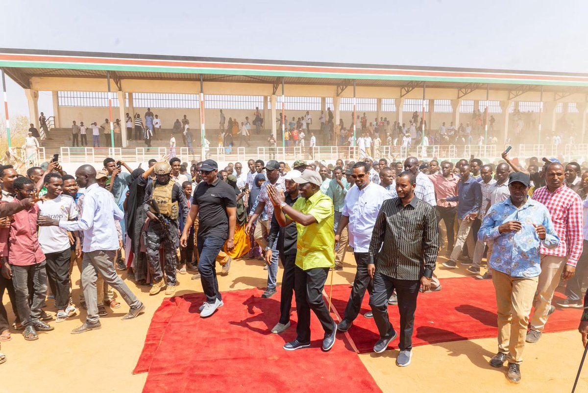 WilliamsRuto's tweet photo. At Mandera Stadium,  presided over the disbursement of KSh63 million in NYOTA Business Start-Up Capital to 2,520 beneficiaries, empowering our youth to build enterprises, create jobs and strengthen the local economy. https://t.co/5difxO7ypz