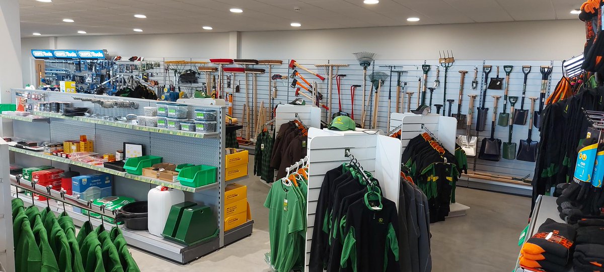 filstorage's tweet image. Throwback Thursday to this magnificent flagship branch we completed for Ripon Farm Services back in 2022.

Read about it here 👉 filstorage.com/blogs/news/fil…

#retailsolutions #retaildisplay #storagesolution #warehousestorage