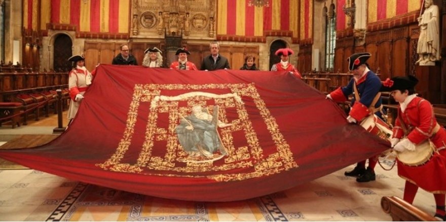 Santa Eulàlia fou raó espiritual que aixecava als barcelonins per la defensa de l'invasor.
Un cop conquerits, van impulsar la Mercè per a que Eulàlia s'oblidés.

Torna, torna, Santa Eulàlia que l'alzina ens han cremat, que ens han arrencat les pedres i la terra ens han robat!