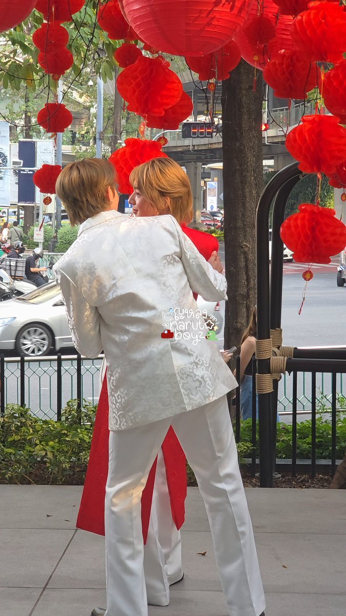 ซีนุนิวอีกรูป อันนี้น่ารักมาก เหมือนมาถ่ายงานนั้นเลยลูกกกก 🙂‍↕️