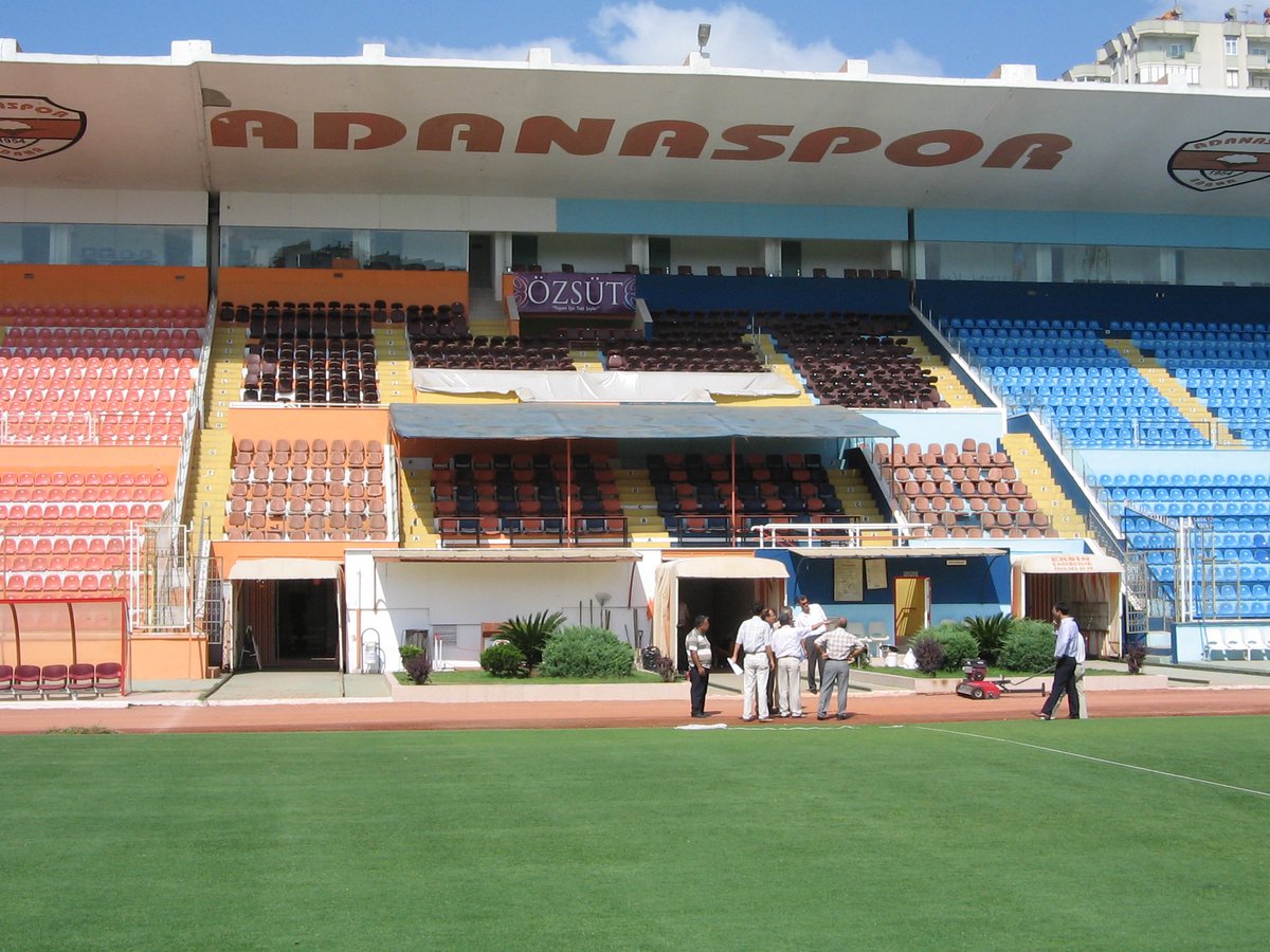 Gözümde canlanır koskoca mazi…