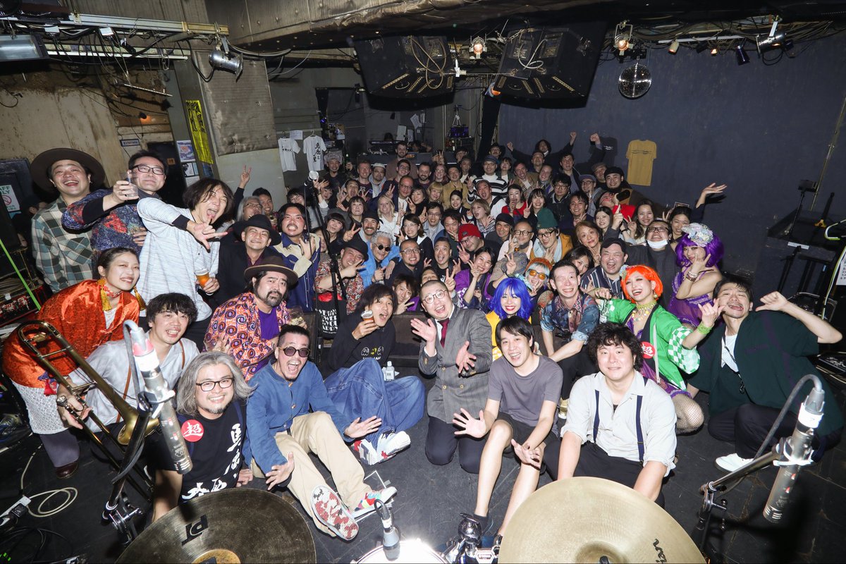 videobrother_'s tweet photo. 【👺🎉満員御礼㊗️】

『超』馬鹿と煙、お陰様で大盛況でございましたー㊗️

通常回と違い、沢山のバンドに協力いただきました！
素晴らしい音楽の友を持てたことを誇りに思います。

お集まりのお客様、きっとご満足いただきましたよね！！
ね！？

心よりの感謝を🥲

Photo by Taiki"tiki"NISHINO https://t.co/wmuUSzT6IH