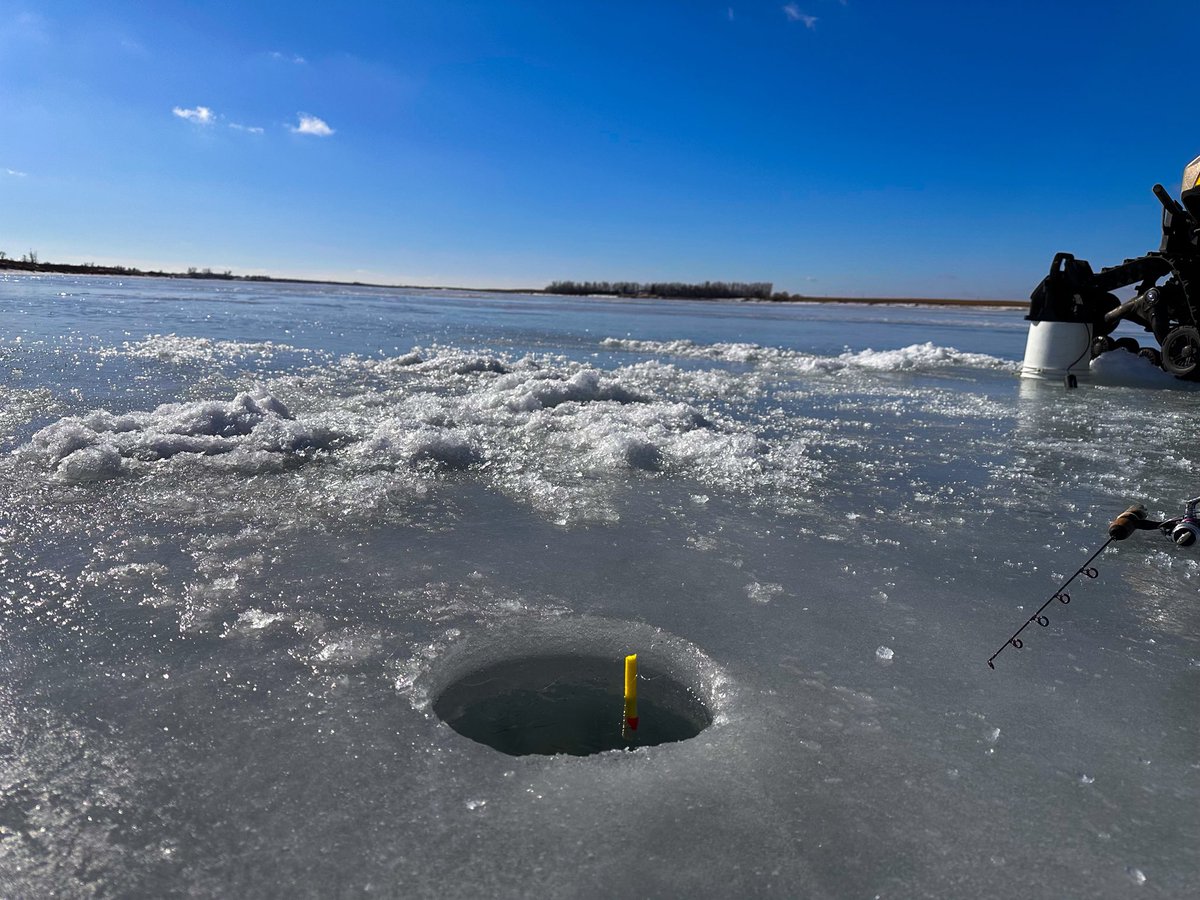 prairieguy2016's tweet image. Solitude… Sitting on the ice of a frozen lake somewhere on the Dakota prairie. Clearing one’s mind &amp;amp; rejuvenating one’s soul. prairiewanderlust.etsy.com #icefishing #northdakota #winter #prairie