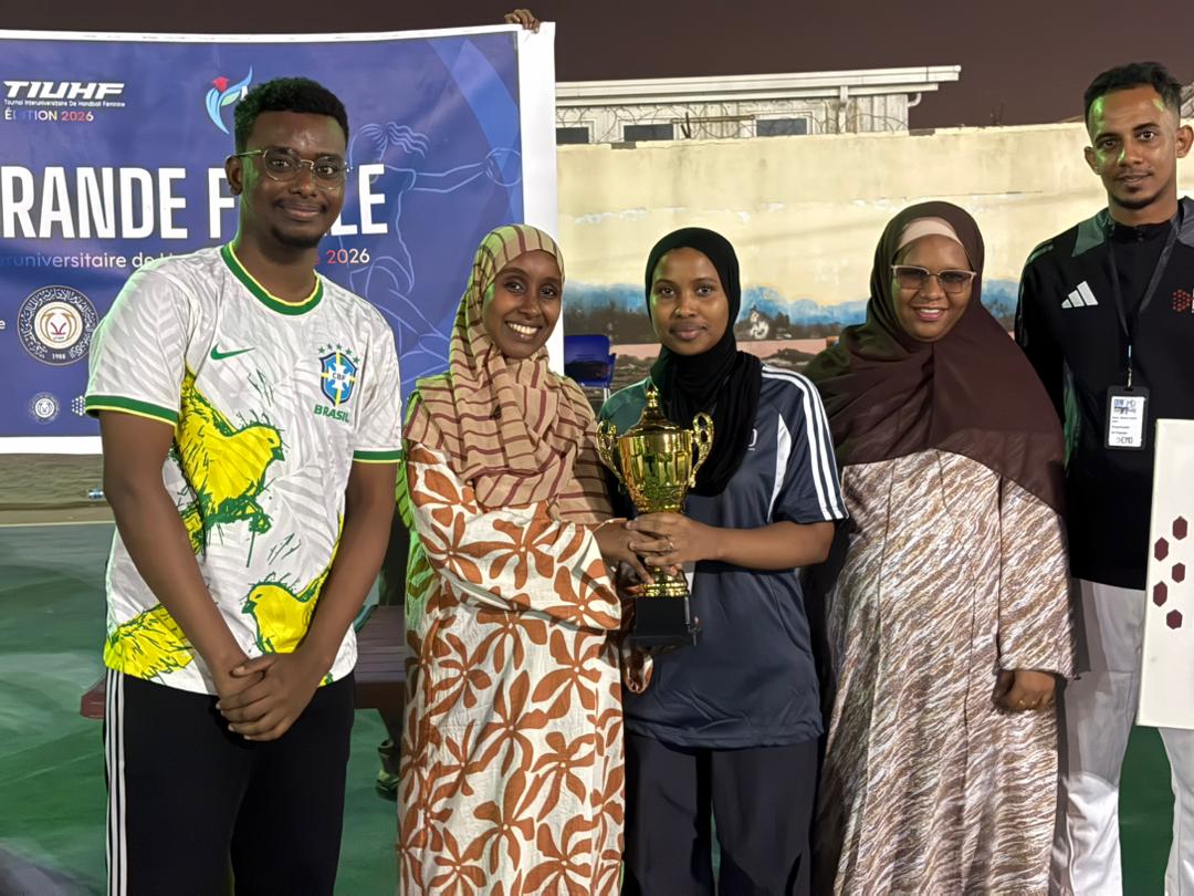 asso_AJUD's tweet photo. 🏆 Résultat – Finale TIUHF 2026
Félicitations à l’EMD pour sa victoire 26–21 face à l’Académie Arabe lors d’une finale intense et engagée 🤾‍♀️
👏 Bravo aux deux équipes pour leur esprit sportif.
🙏 Merci à la Direction du Complexe Sportif et de Loisirs Féminin pour son accompagneme https://t.co/KNijufKRhm