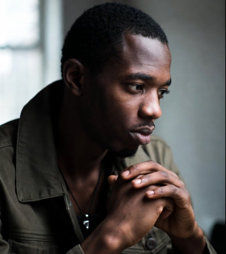 He sent ₦350,000 to a girl he met on X.

They talked for 2 weeks.
She sounded serious.
Shared voice notes.
Even prayed with him.

Yesterday, she asked for money to “secure an apartment.”
He sent.

This morning?

Her account was gone.
WhatsApp blocked.
Phone switched off.