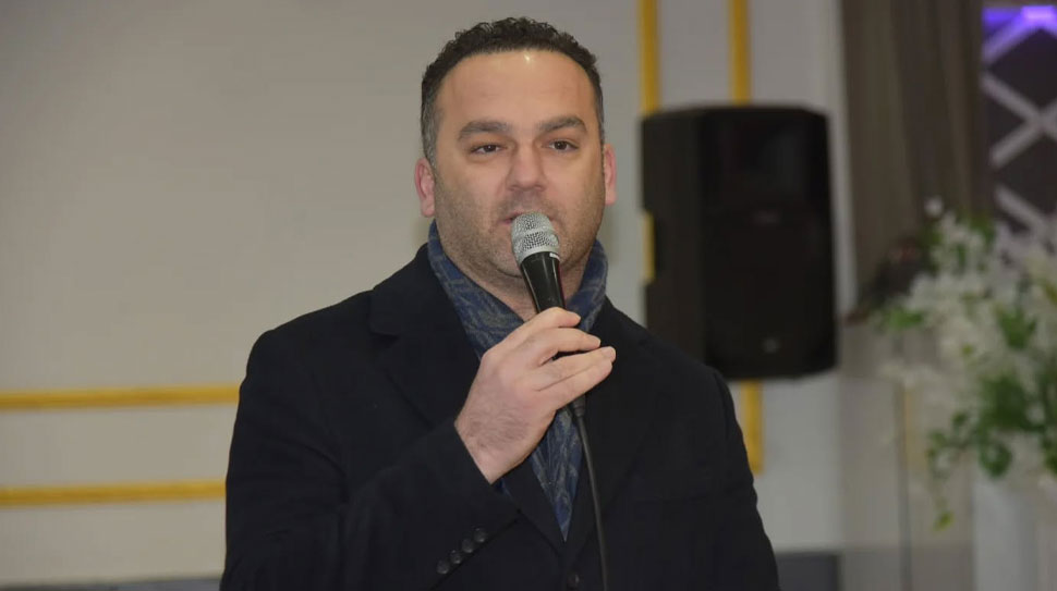 BU SKANDALI GÜNDEMDE TUTUN! 

Chpli Görele Belediye Başkanı Hasbi Dede 16 yaşındaki kıza cinsel tacizde bulundu..

CHPliler "Dik dur eğilme" sloganları ile sapik Belediye Başkanına sahip çıktılar!