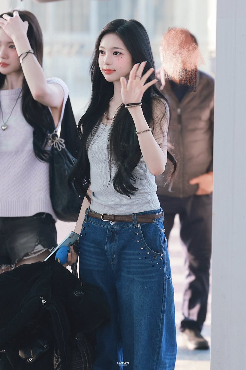 𝜗ৎ AÉROPORT › 12.02.26

ᨳ photos d’IAN à l’aéroport d’Incheon, en direction de la Thaïlande 

©I_Andlove 

#IAN #이안 
#HEARTS2HEARTS #하츠투하츠