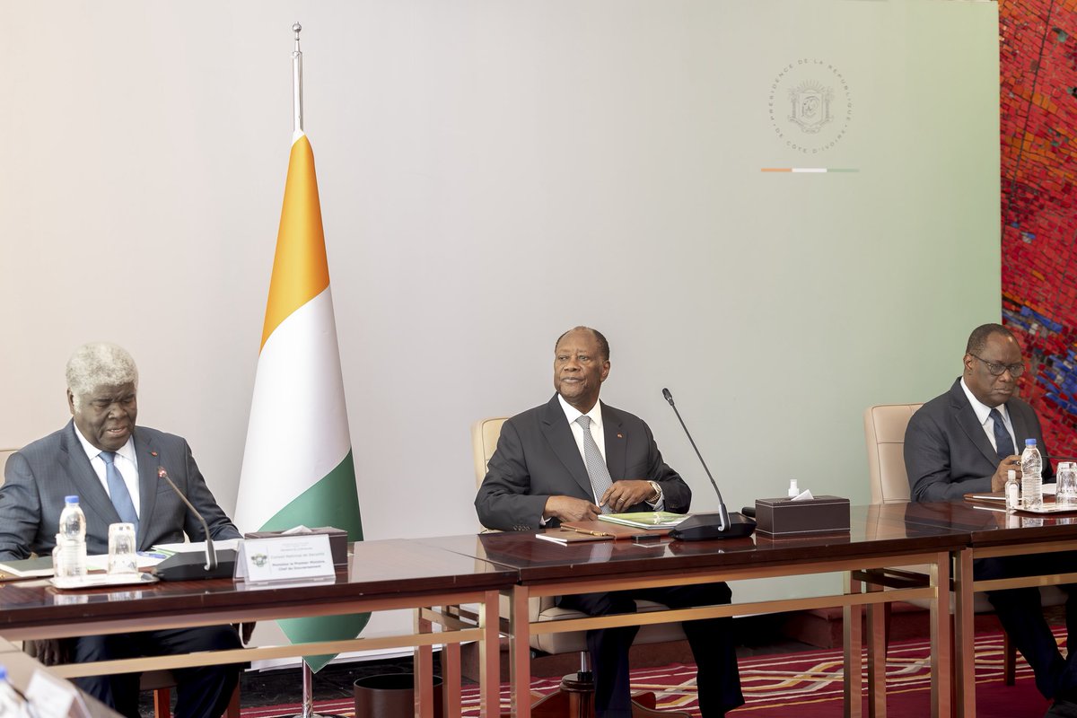 Presidenceci tweet media