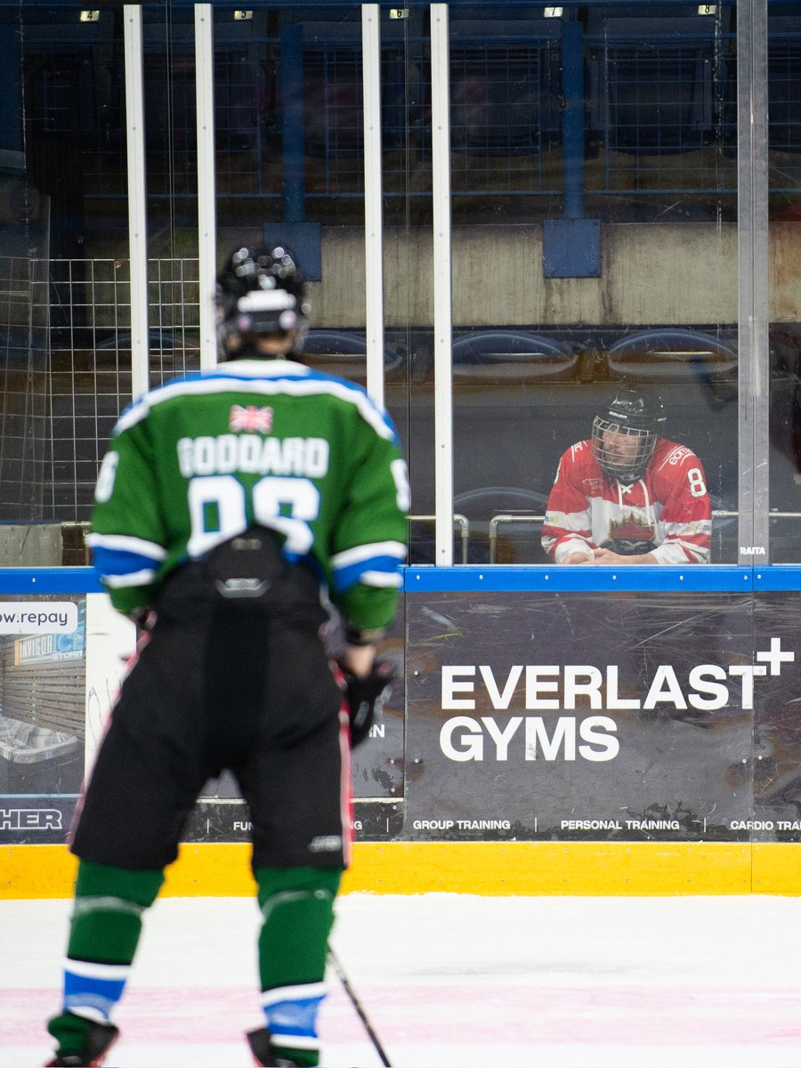ReskyPanda's tweet photo. I'm bored... Here's my all time greatest 3 photos of me playing hockey https://t.co/c1NkGP2nBK