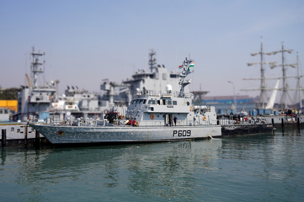 IN_HQENC's tweet photo. 𝙒𝙚𝙡𝙘𝙤𝙢𝙚! | 𝘽𝙞𝙚𝙣𝙫𝙚𝙣𝙪𝙚!
🇮🇳 #IndianNavy extends a warm welcome to SCGS Zoroaster (P609) of the Seychelles Coast Guard, on her arrival at #Visakhapatnam for #IFR2026_India and #MILAN2026.
🇮🇳🤝🇸🇨
@hci_seychelles #Seychelles 
#BridgesOfFriendship #UnitedThroughOceans https://t.co/zqWYw3gDWH
