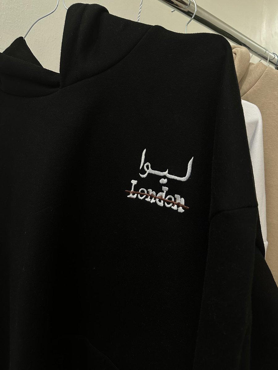 ooartt_'s tweet photo. هودي ليوا
الرسمه طباعة و الكلام تطريز 
للطلب علي الخاص 📩
(الكمية محدودة) 
#هودي_شتوي #هوديات_نسائية #هوديات_رجاليه #هودي_خيل #رسم #تصميمي https://t.co/IAmcwkexYe