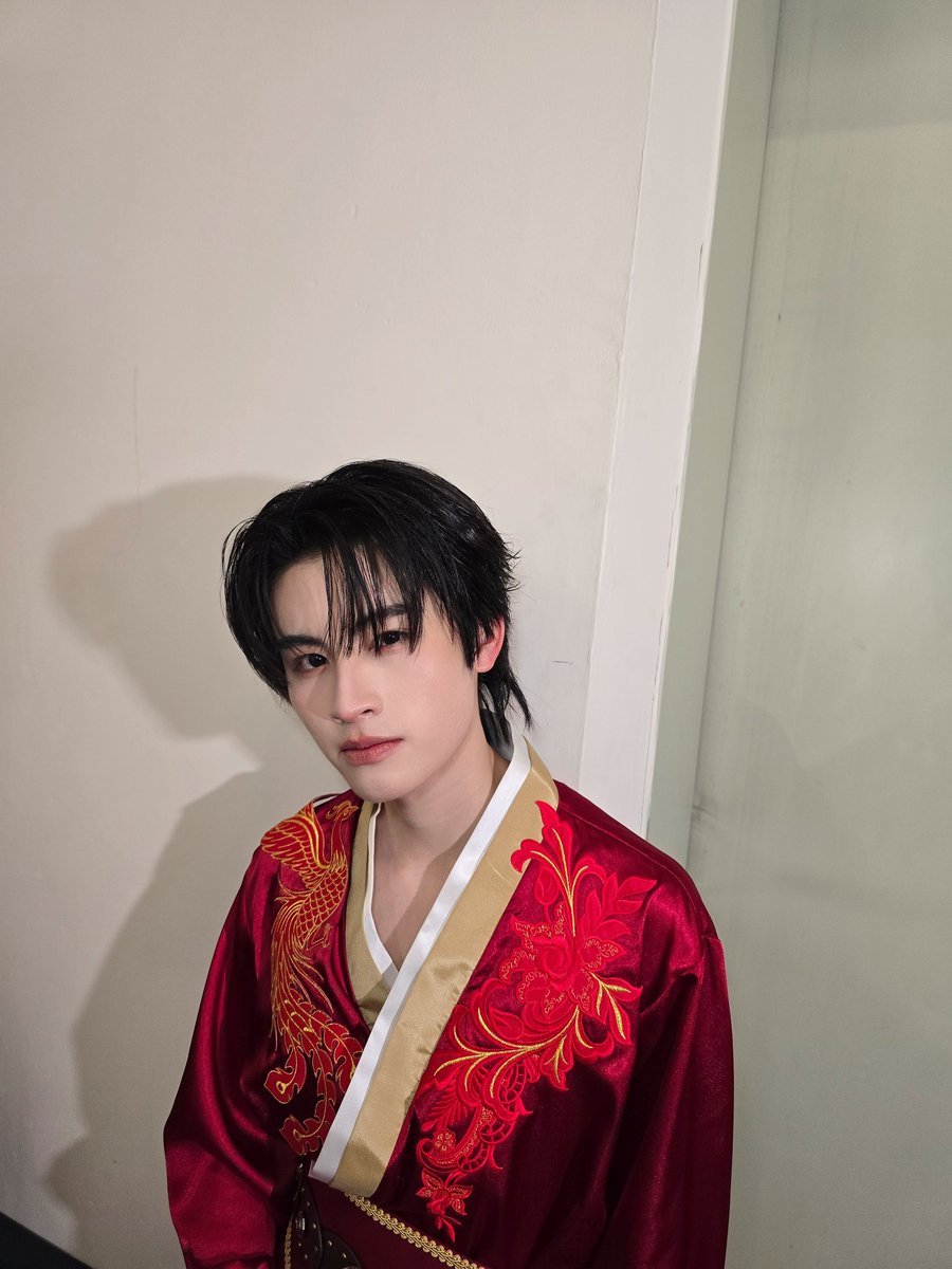 🫸🏻🤛🏻

CNY ICONSIAM WITH BUS

#AAashirakorn
#BUSbecauseofyouishine
#BUSCNYatICONSIAM
#CNYatICONSIAM 
#ICONSIAMCNY2026

#mewdoesmakeup