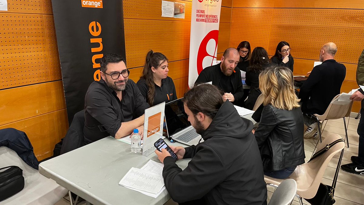 OrangeCorse's tweet photo. 📍 Merci à toutes les candidates et tous les candidats venus à notre rencontre au #ForumEmploi de #Bastia de @FTravail_Corse 

Nos équipes ont eu le plaisir d’échanger avec vous sur nos métiers et opportunités en #Corse.
Merci également aux organisateurs pour cet événement dédié à l’emploi sur le territoire.
#Recrutement #Job #Emploi