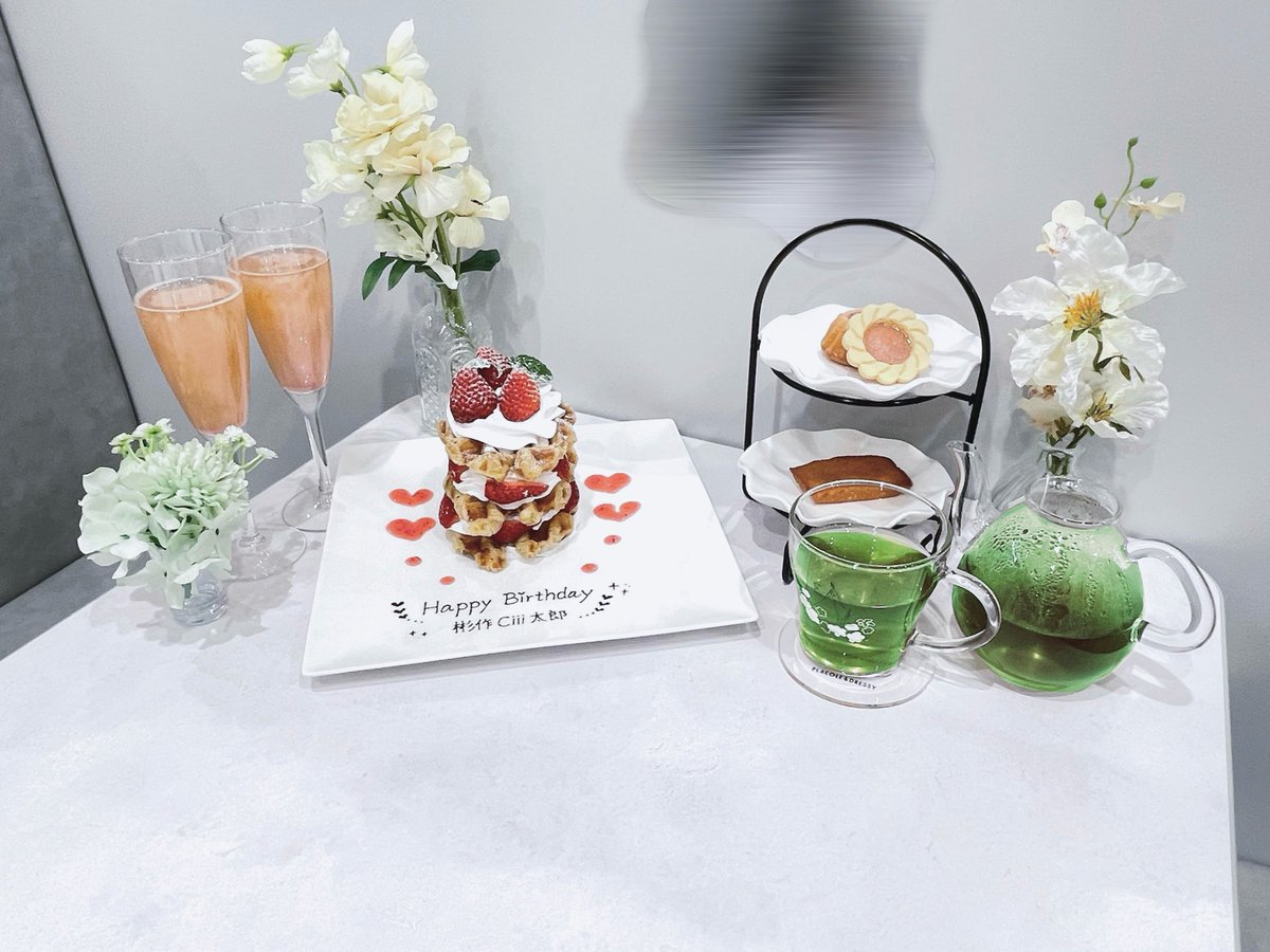 し ず く tweet media