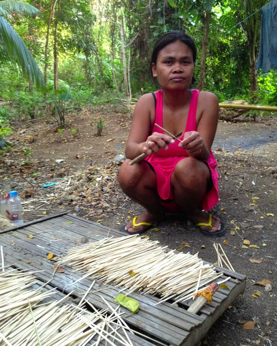 ✨ Emily used her Watts of Love solar light to whittle 1,000 extra skewers after dark—doubling her income and helping her family thrive! 🌟