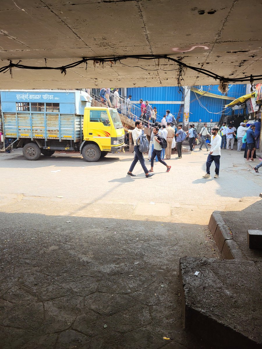 Thank You <a href="/mybmc/">माझी Mumbai, आपली BMC</a> and <a href="/MumbaiPolice/">मुंबई पोलीस Mumbai Police</a> for clearing the hawkers outside Dadar West station .

Now I am able catch my Local trains
<a href="/RoadsOfMumbai/">Roads of Mumbai</a> <a href="/mumbaimatterz/">मुंबई Matters™🇮🇳</a> <a href="/save_our_mumbai/">MumBoy</a> <a href="/PotholeWarriors/">@PotholeWarriors Foundation💙 #RoadSafety🇮🇳🛵🛣</a> <a href="/marinebharat/">InfraStory</a>