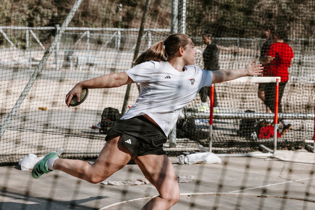 Wolfpack_TFXC's tweet photo. Had to take advantage of the warm weather ☀️
#PackThrows | #GoPack https://t.co/wfVy4EDHNX