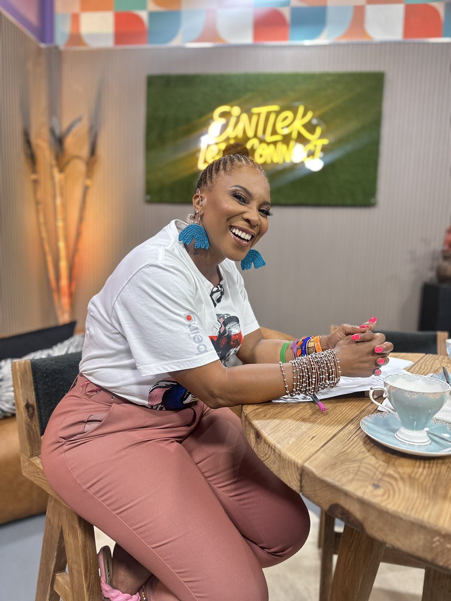 PennyLebyane's tweet photo. It's a beautiful day on the show today #EintlekLetsConnect live on @SABC_2 right now... l am having a blast l hope you are enjoying the show... https://t.co/HuXNqFmxJB