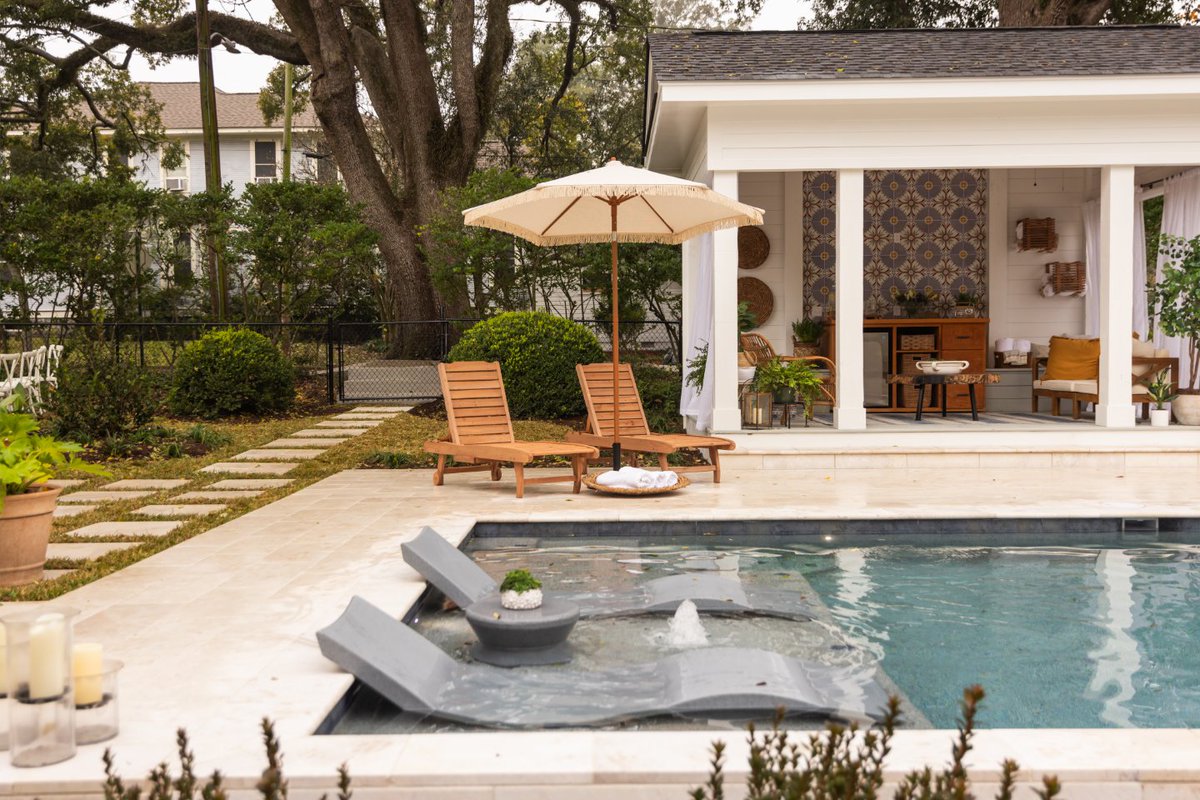 Hayward Pool tweet media