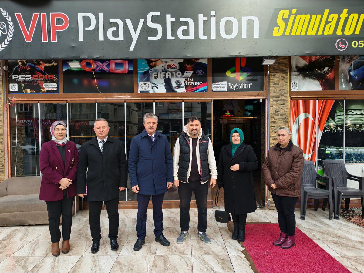 MhpAnkara06's tweet photo. Dinlemedik dert, paylaşılmadık sorun kalmayacak...
Tasanı dinlemeye, kaygını anlamaya, sıkıntını paylaşmaya geliyoruz.

İl Başkan Yardımcımız Sn. Emel Öztürk, İl Yönetim Kurulu Üyemiz Sn. Tarık Doğan, Sincan İlçe Başkanımız Sn. Oğuz Nihat Alkan, Sincan KAÇEP Başkanımız Sn. Gülferi Latik ile birlikte Yaşar Kemal Caddesi esnaflarını ziyaret ederek Genel Başkanımız Sn. Devlet Bahçeli Beyefendi’nin selamlarını ilettiler.

Nazik misafirperverlikleri için Yaşar Kemal Caddesi esnaflarımıza teşekkür ederiz.