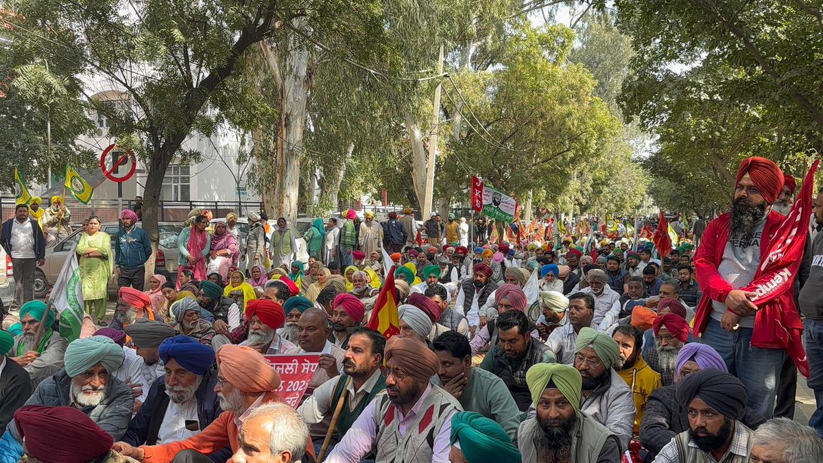 cpimspeak's tweet image. Punjab Electricity Employees, Peasants and Agricultural Workers on #GeneralStrike
#12thfebgeneralstrike