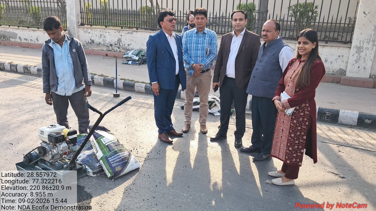 CSIRCRRI's tweet photo. Turning industrial waste into sustainable infrastructure ♻️
#ECOFIX #Technology developed by @CSIRCRRI Delhi was demonstrated near Mahamaya Flyover under the jurisdiction of #Noida
in presence of officials of CSIR-CRRI& Noida Development Authority.
#SteelSlag #CircularEconomy https://t.co/pMYYZjV0K3