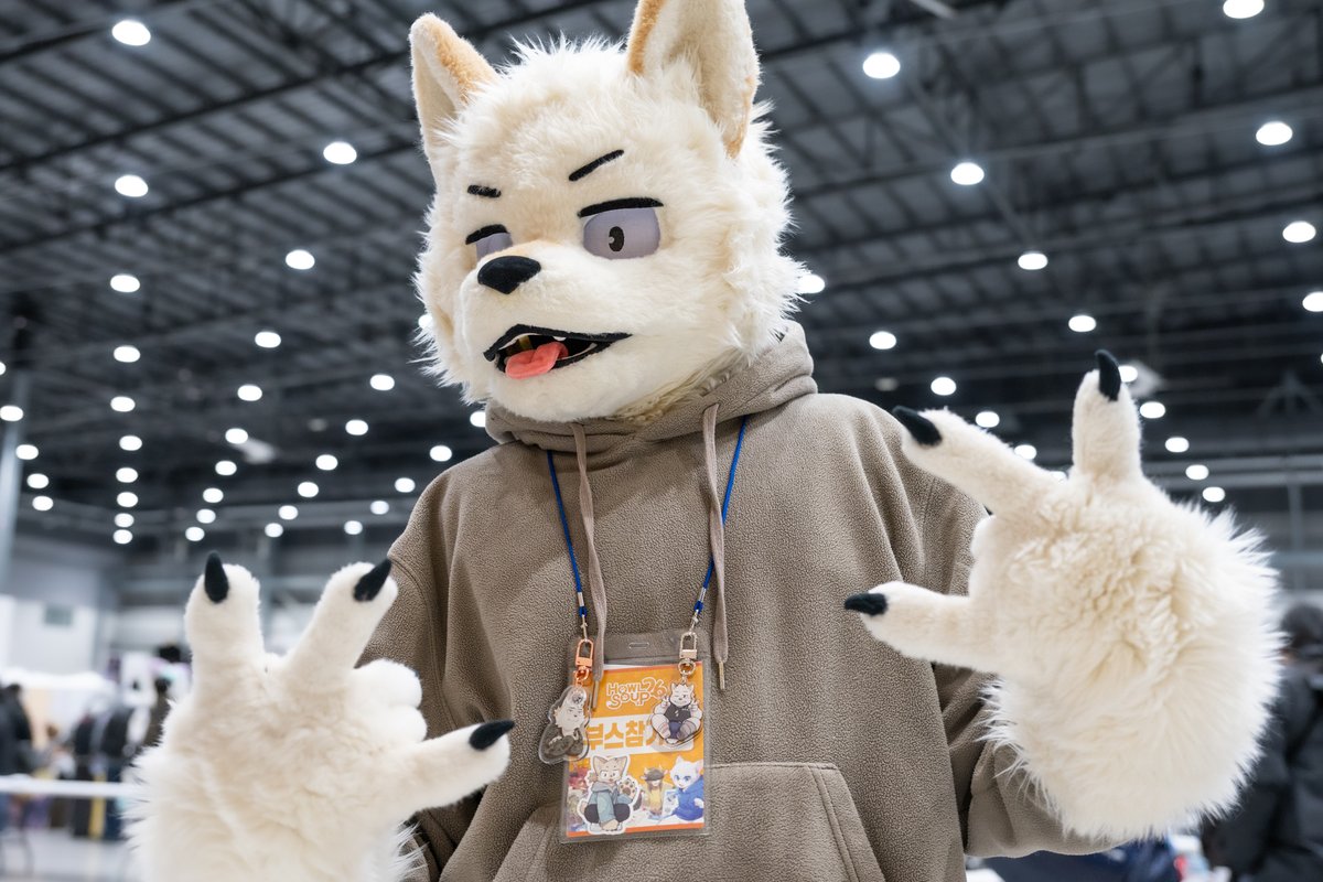 예이~🤟✨
イェイ～ッス🤟✨

#FursuitFriday #동젹 #ドンジヒョク