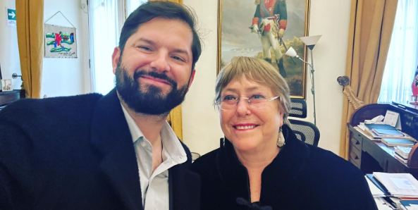 🔹El señor <a href="/GabrielBoric/">Gabriel Boric Font</a> con el envió de ayuda humanitaria a Cuba 🇨🇺, acaba de hundir definitivamente la candidatura de Bachelet a la ONU.

El veto de EEUU 🇺🇸 es inminente.

Sonríe Michelle 😀