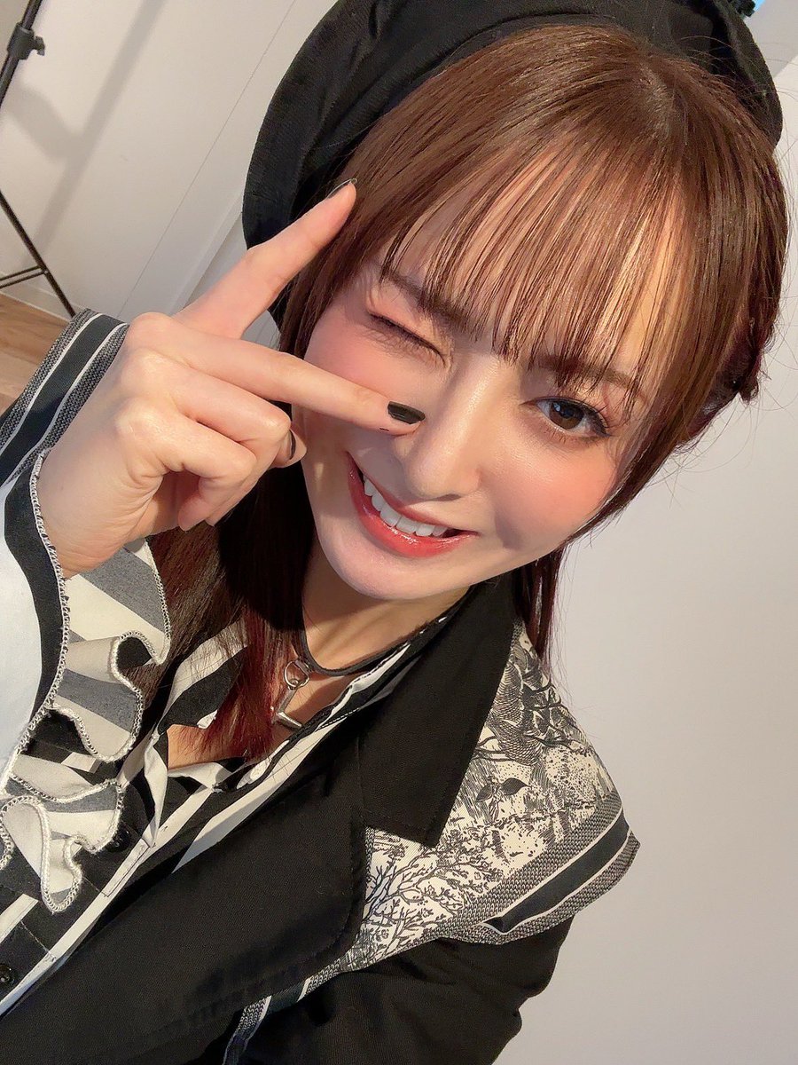 sena_littlestar's tweet photo. イリスノワール稽古お疲れ様でした！
もう本番まで2週間をきったなんて、、

細かい所までみんなで話し合いながら創っております。
ぜひ観に来てね！！！

2/25〜3/1
https://t.co/17339Dg3S9
応援ビジュアルもよろしくね🖼️
https://t.co/rX5JAp9wKa
ぐっナイ🌝 https://t.co/JQIIrgc1Sz