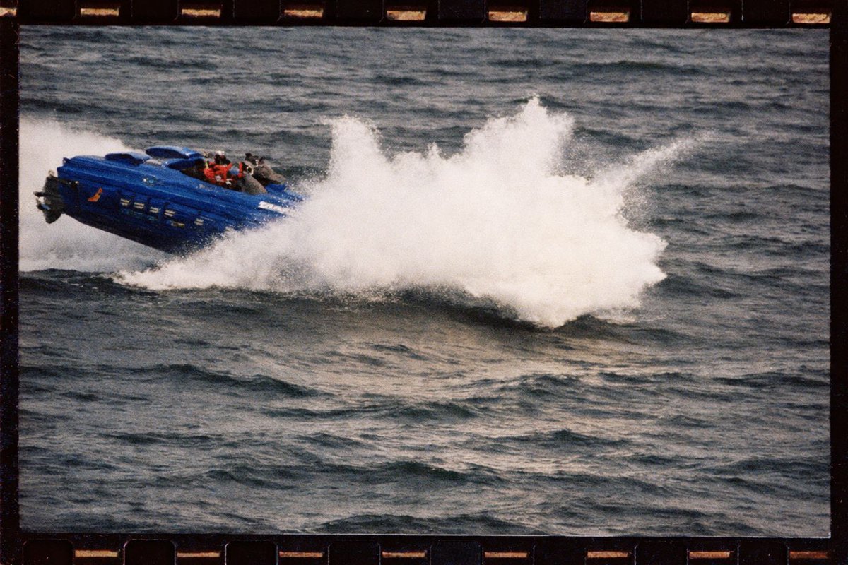 boats.com tweet media