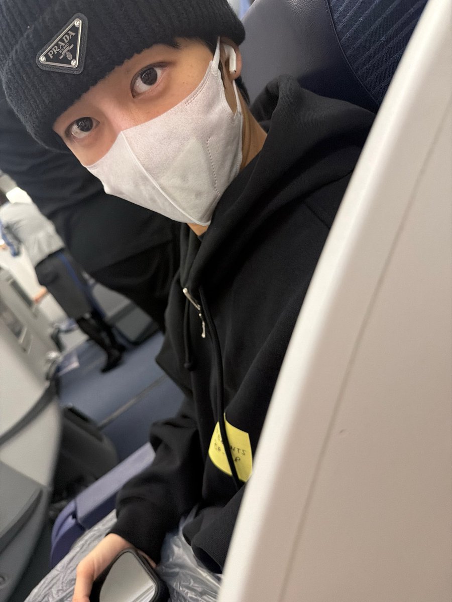 j ༊*·˚ ia tweet media